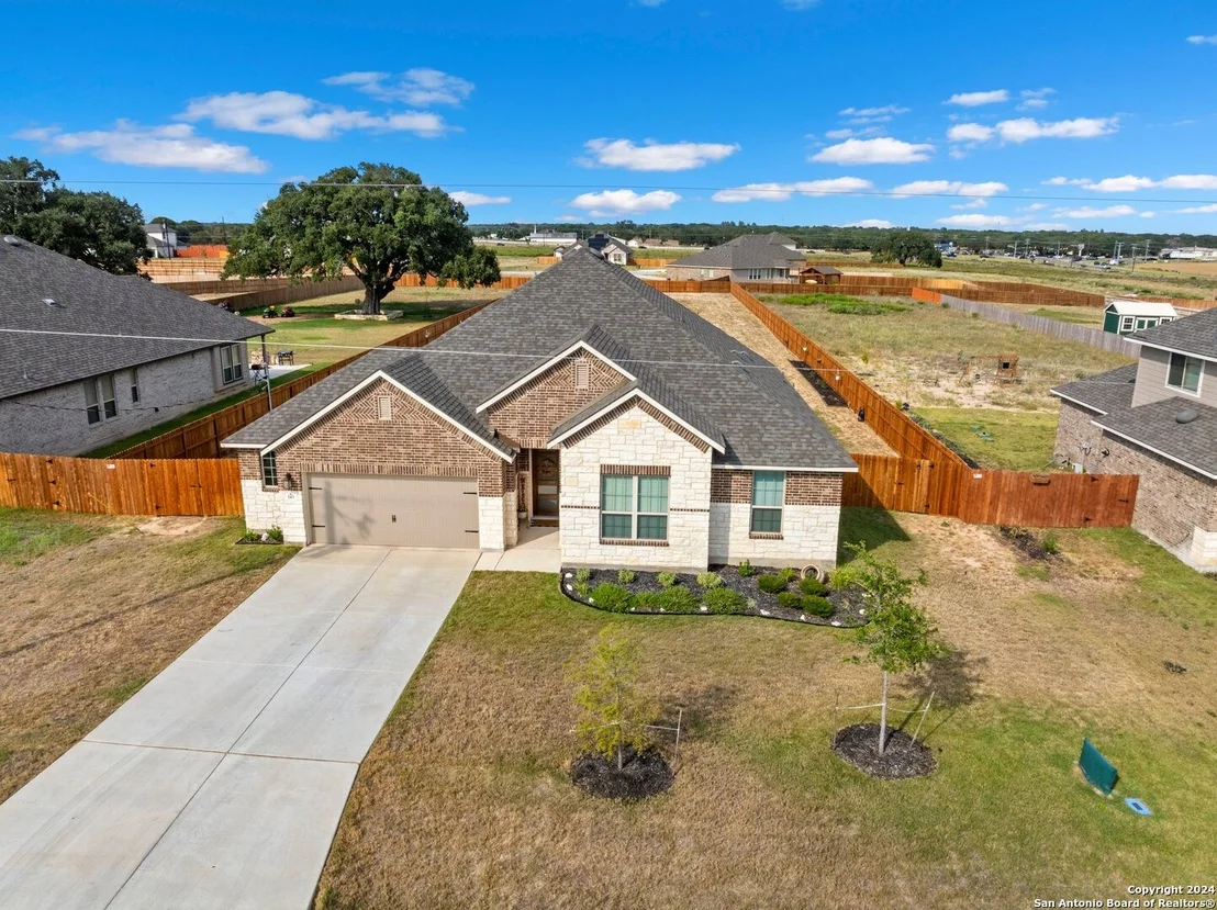 Photo of 143 Arched Oak Loop