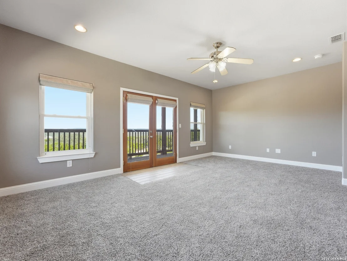 Photo of 412 Bear Springs Trl