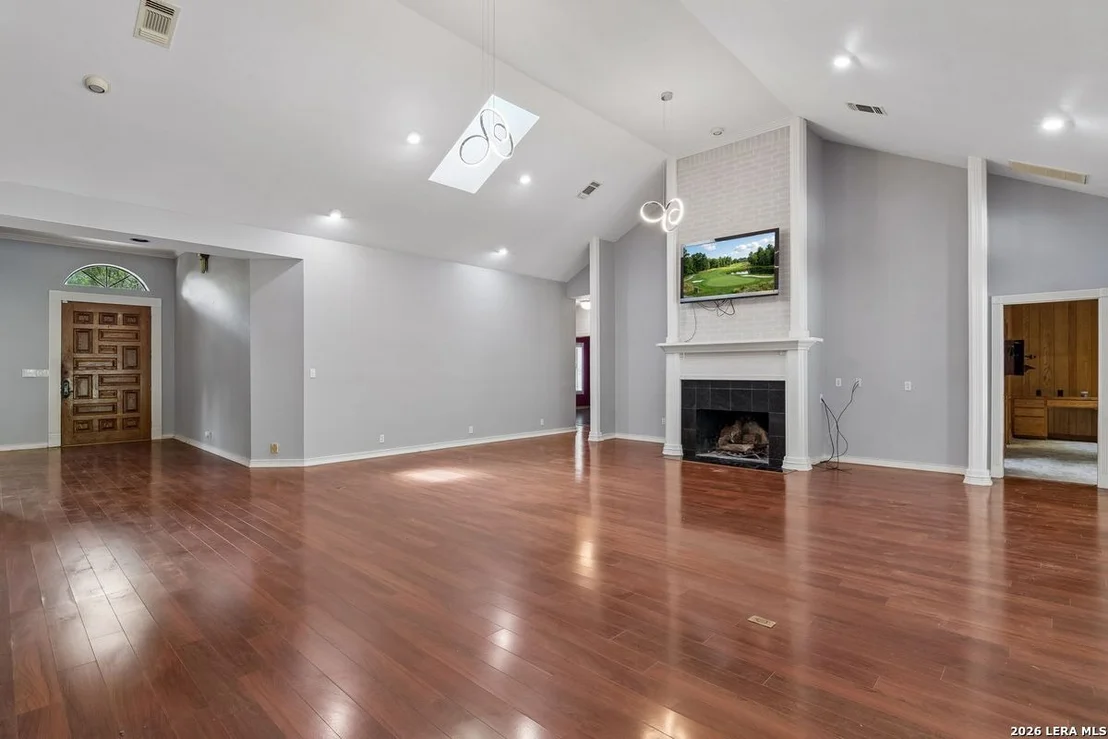 Photo of 237 CREST TRL