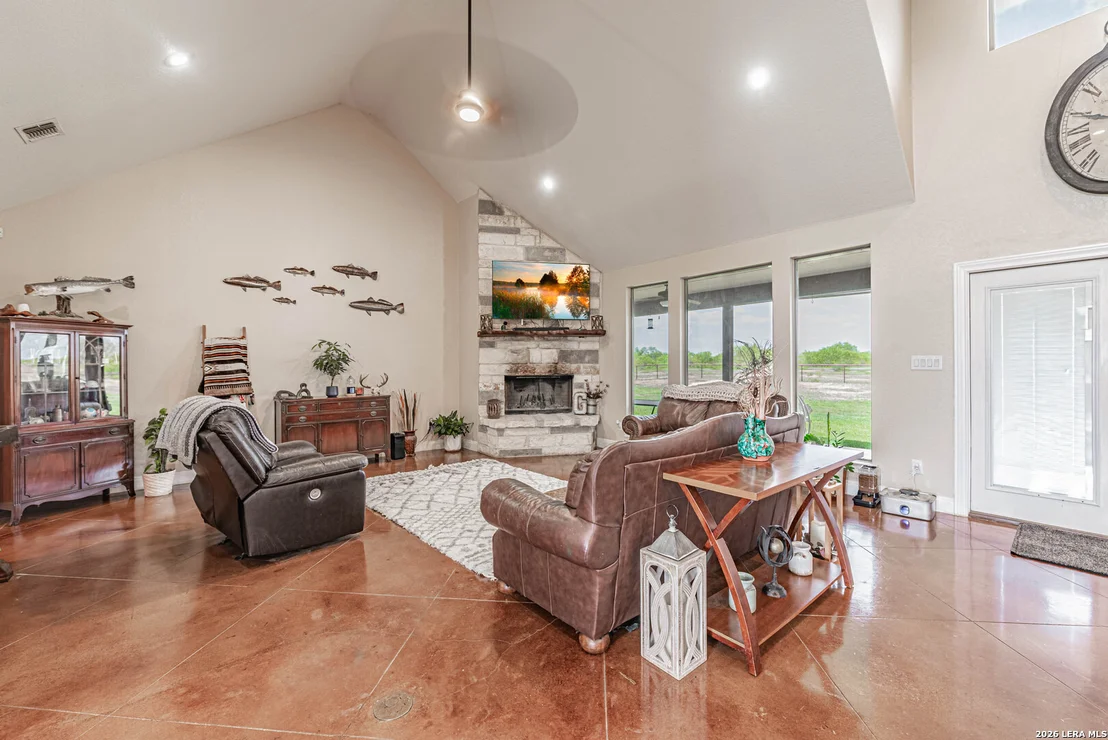 Photo of 946 County Road 361