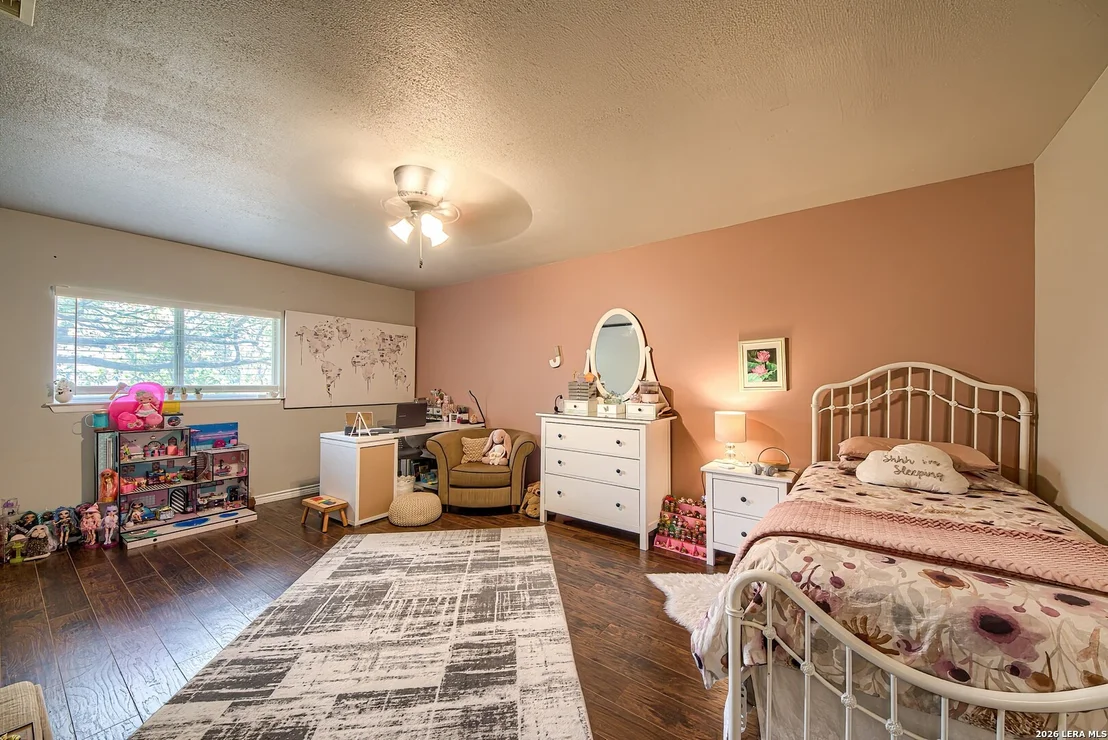 Photo of 2422 Thrasher Oak