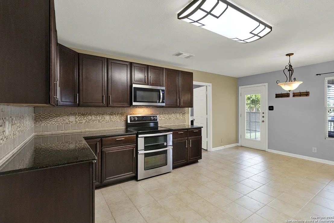 Photo of 121 Bay Willow