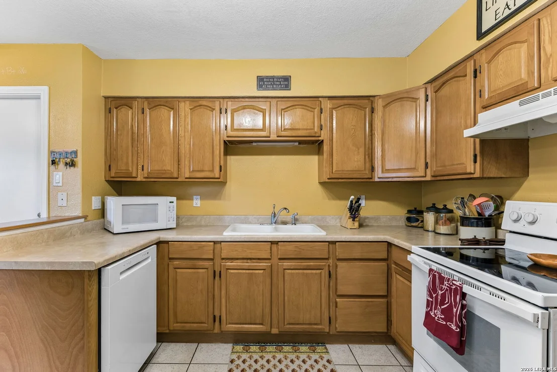 Photo of 14902 Oak Summit