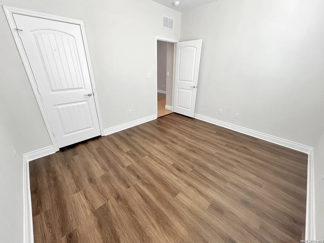 Photo of 12839 Laurel Brush
