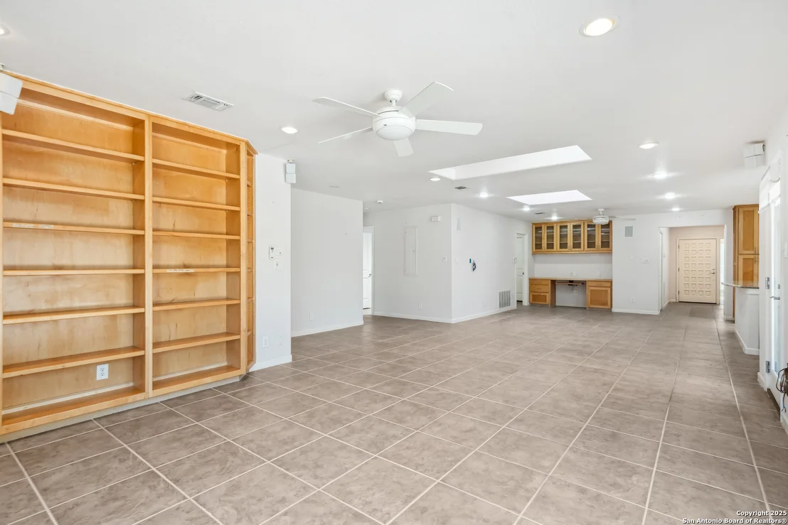 Photo of 122 Long Bow Rd.