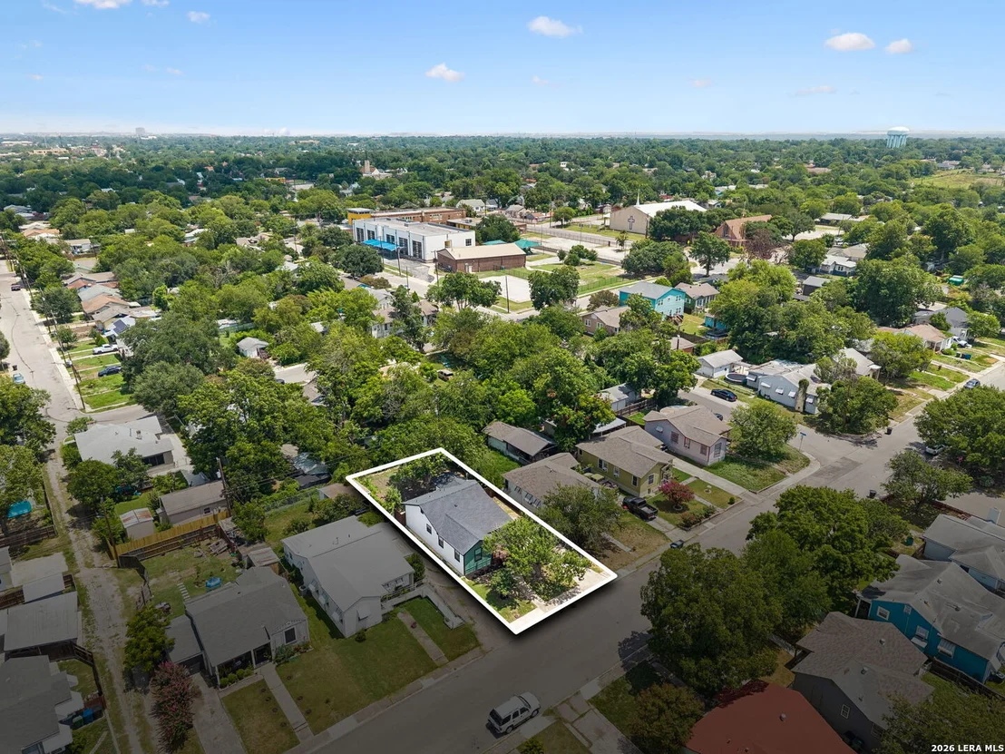 Photo of 923 CHICAGO BLVD