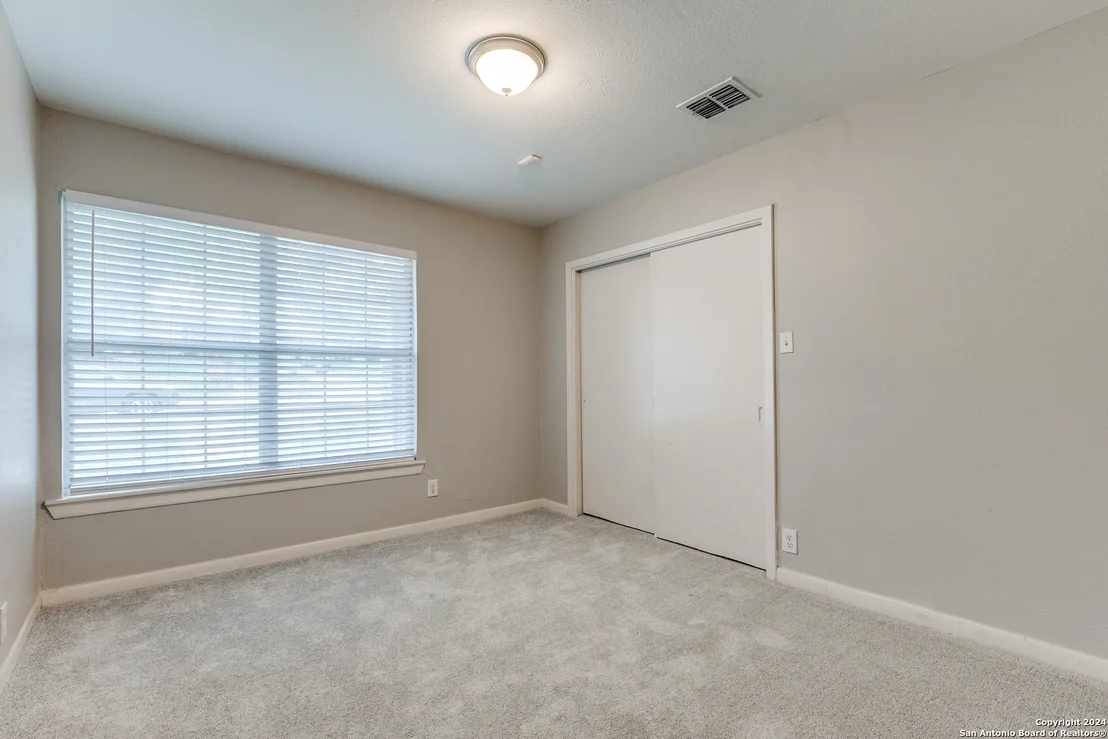 Photo of 643 OLNEY DR
