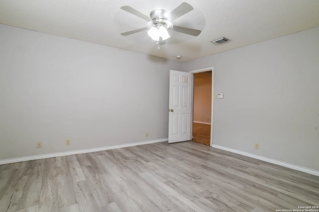 Photo of 10135 SILVER PARK