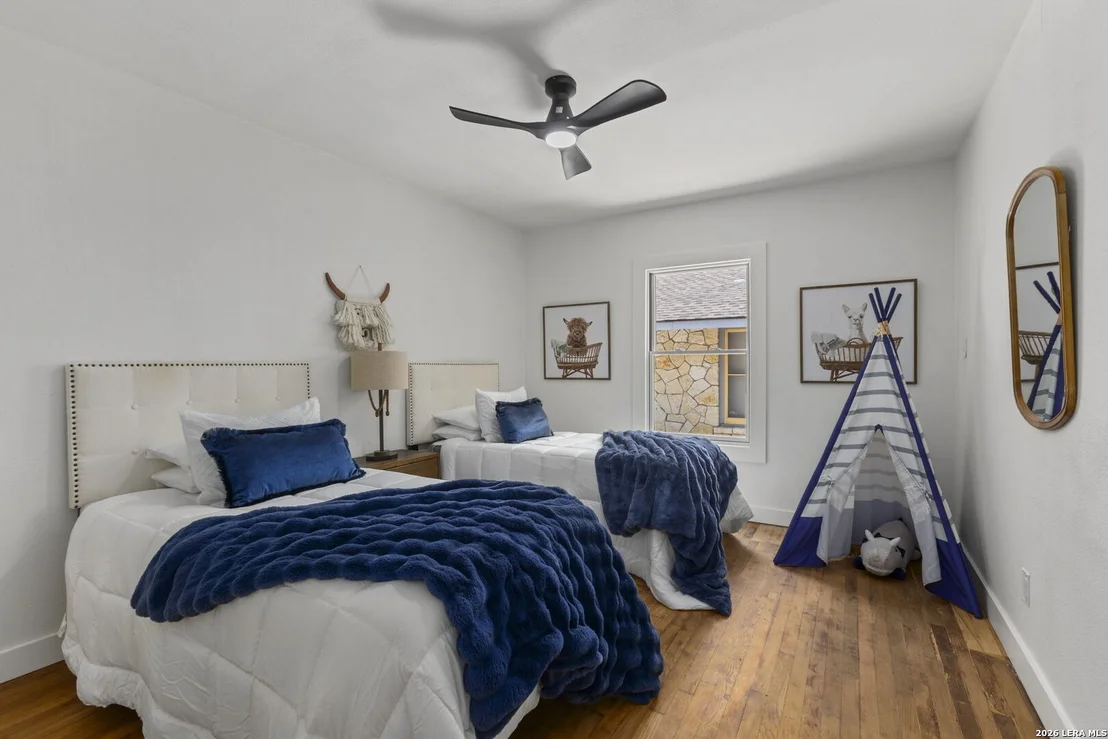 Photo of 219 THORAIN BLVD