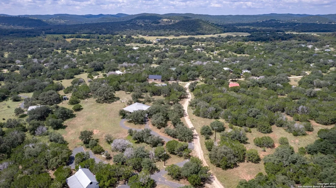 Photo of 565 Loop Rd.
