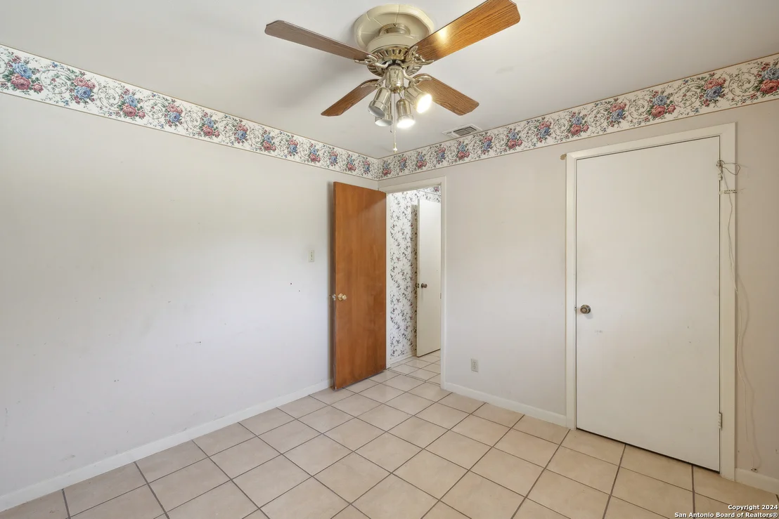 Photo of 449 GOLFCREST