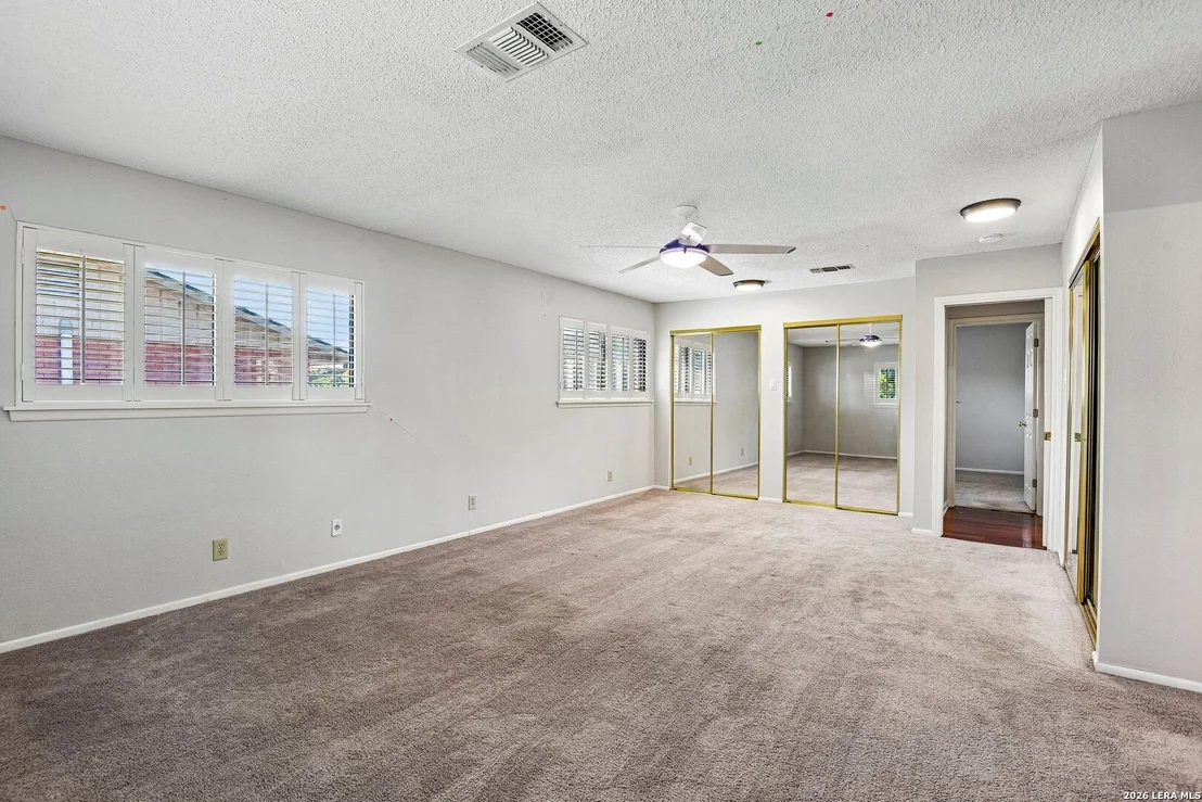 Photo of 8714 MIDCROWN DR