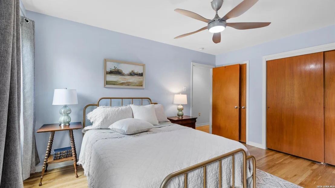 Photo of 546 PARKVIEW BLVD