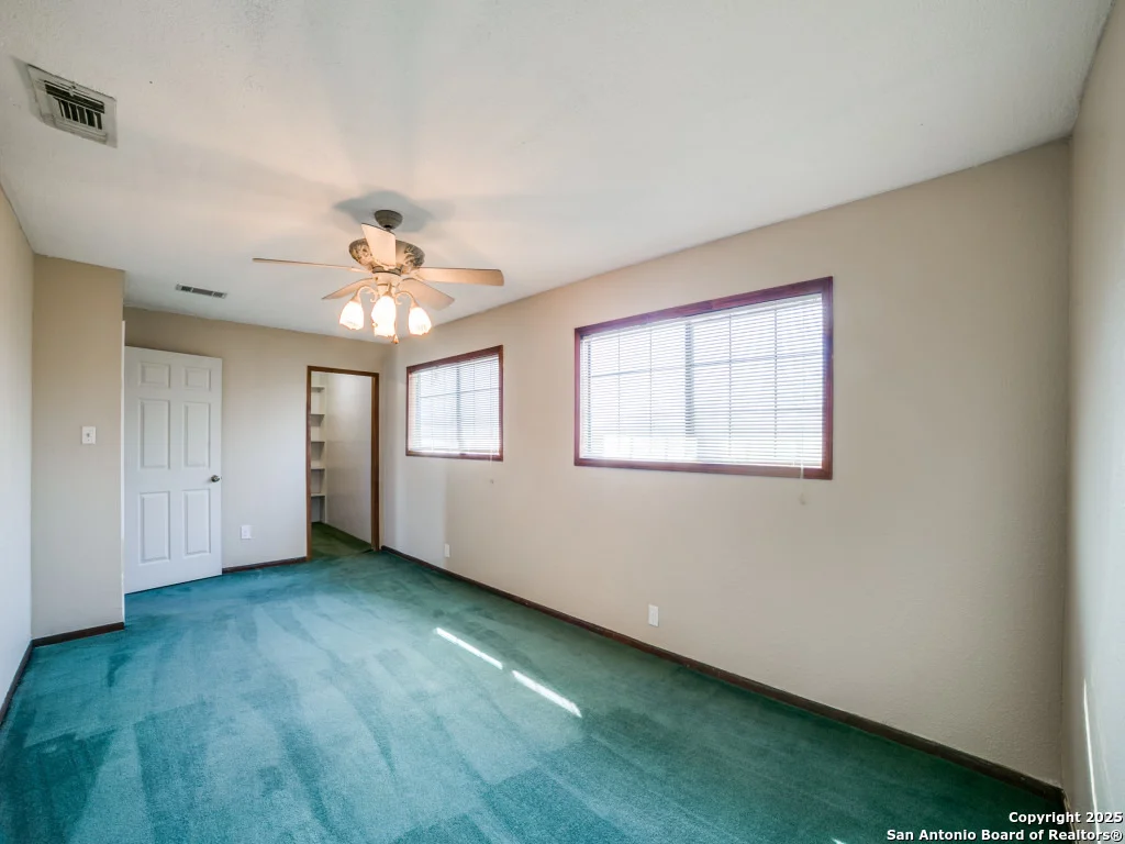 Photo of 6002 Sandwick