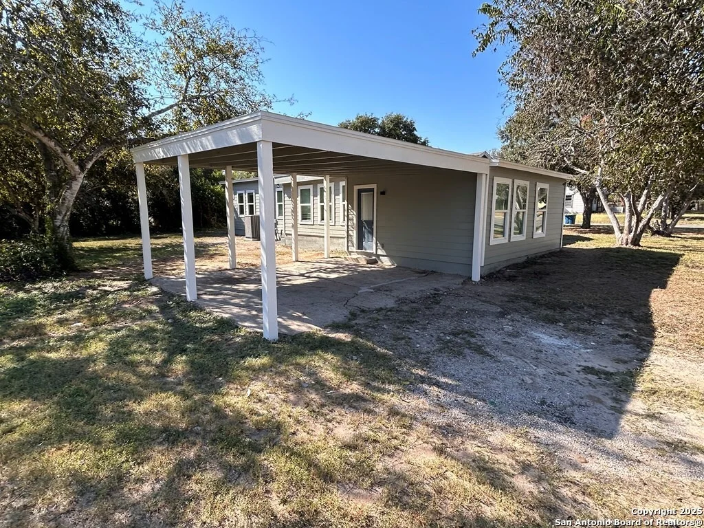 Photo of 308 N Berry