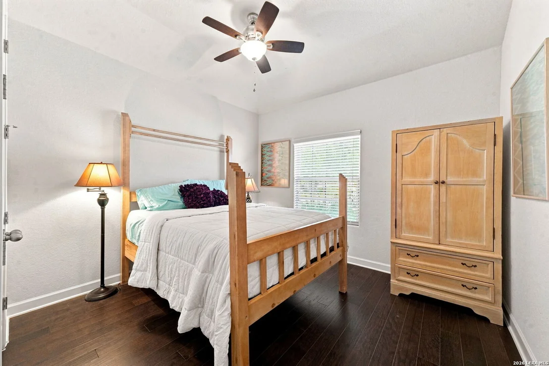 Photo of 980 Water Oak