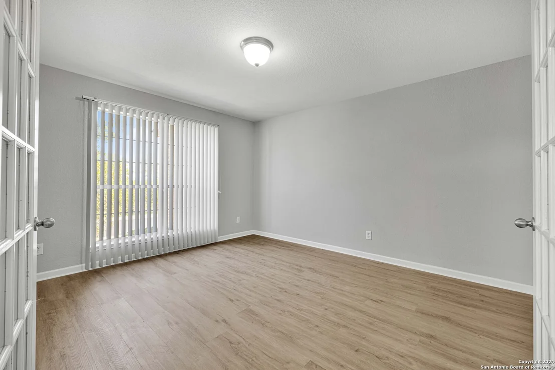 Photo of 611 PARK PT