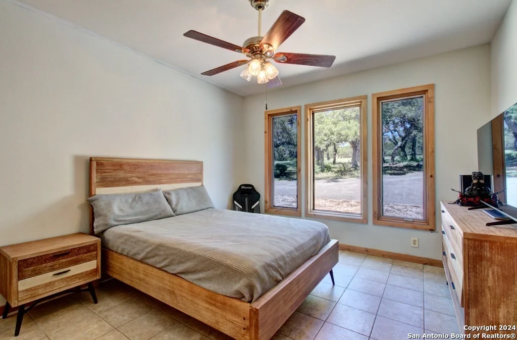 Photo of 555 CROOKED OAK DR
