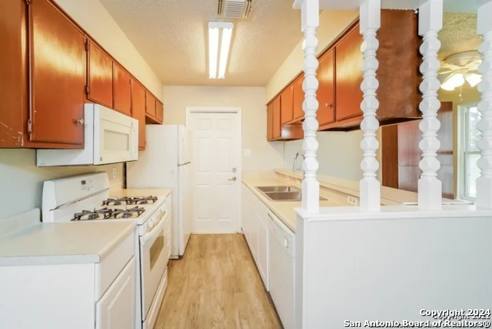 Photo of 7501 leafy hollow