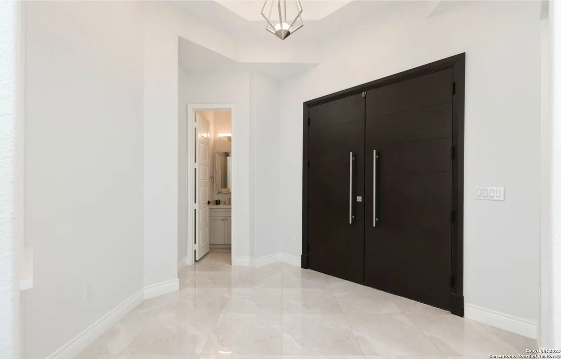 Photo of 28 BURNHAM GLN