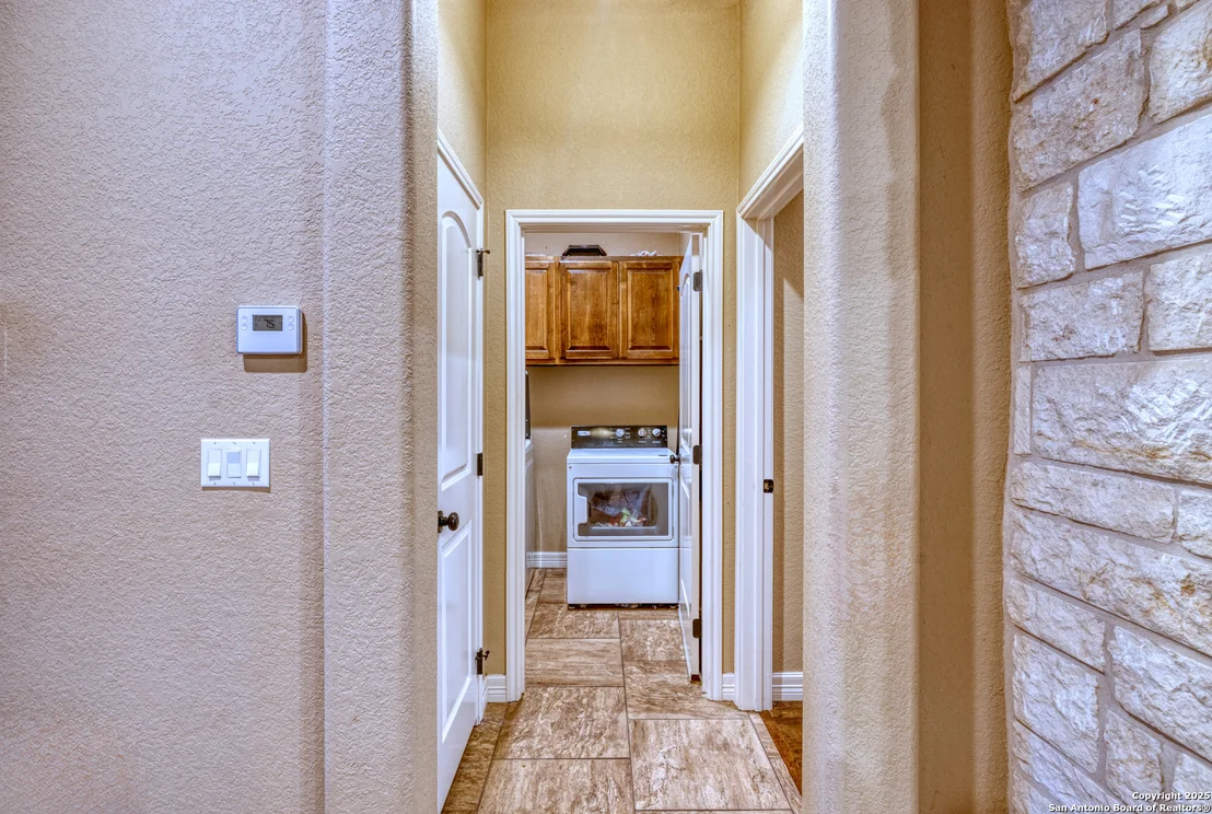 Photo of 2500 Garner Field RD
