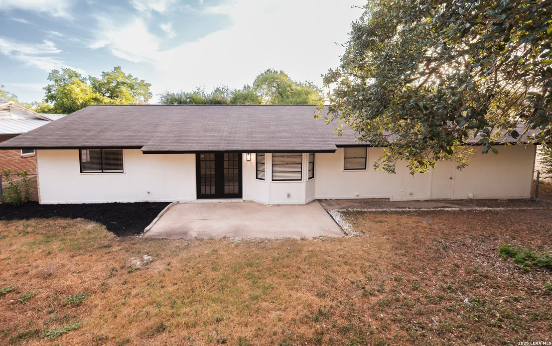 Photo of 331 SHIN OAK DR