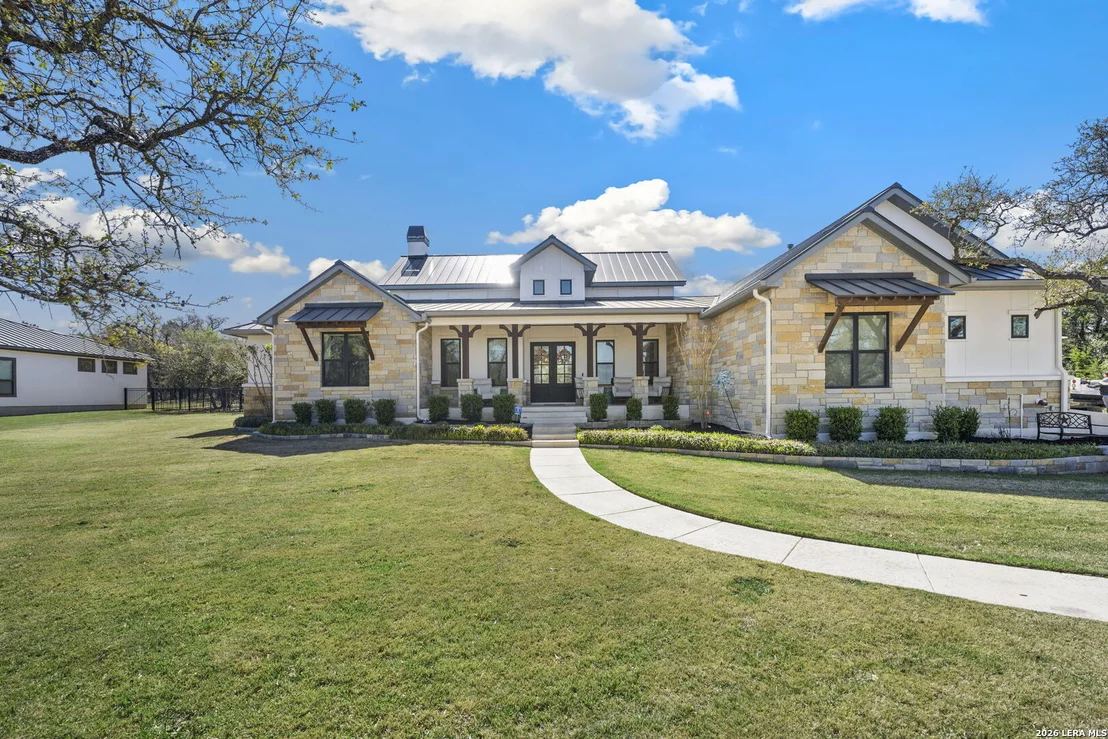 Photo of 979 Belle Oaks
