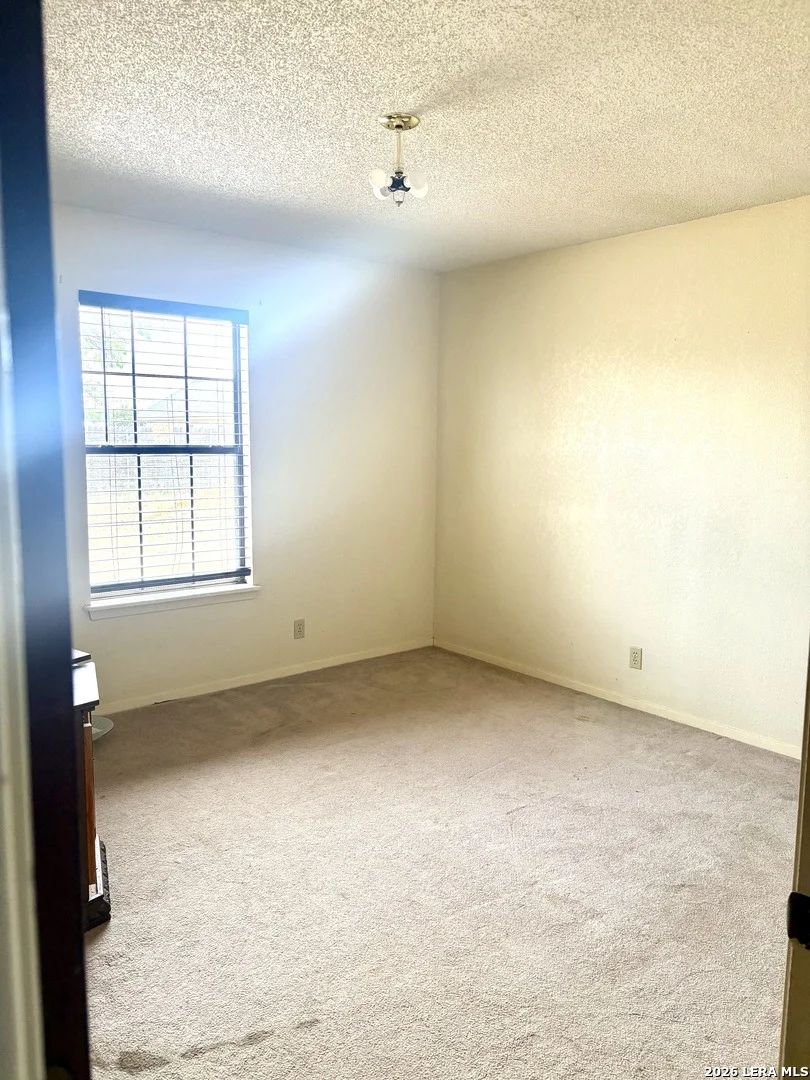 Photo of 413 W AVENUE X