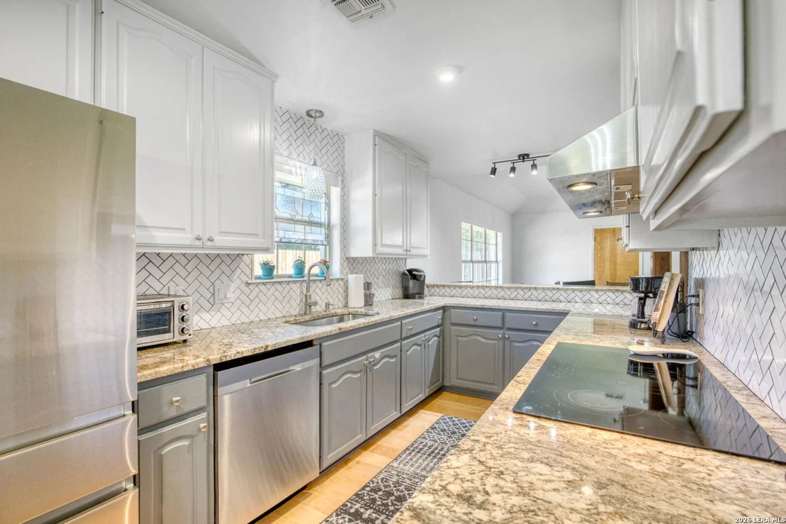 Photo of 205 EDGEWOOD DR