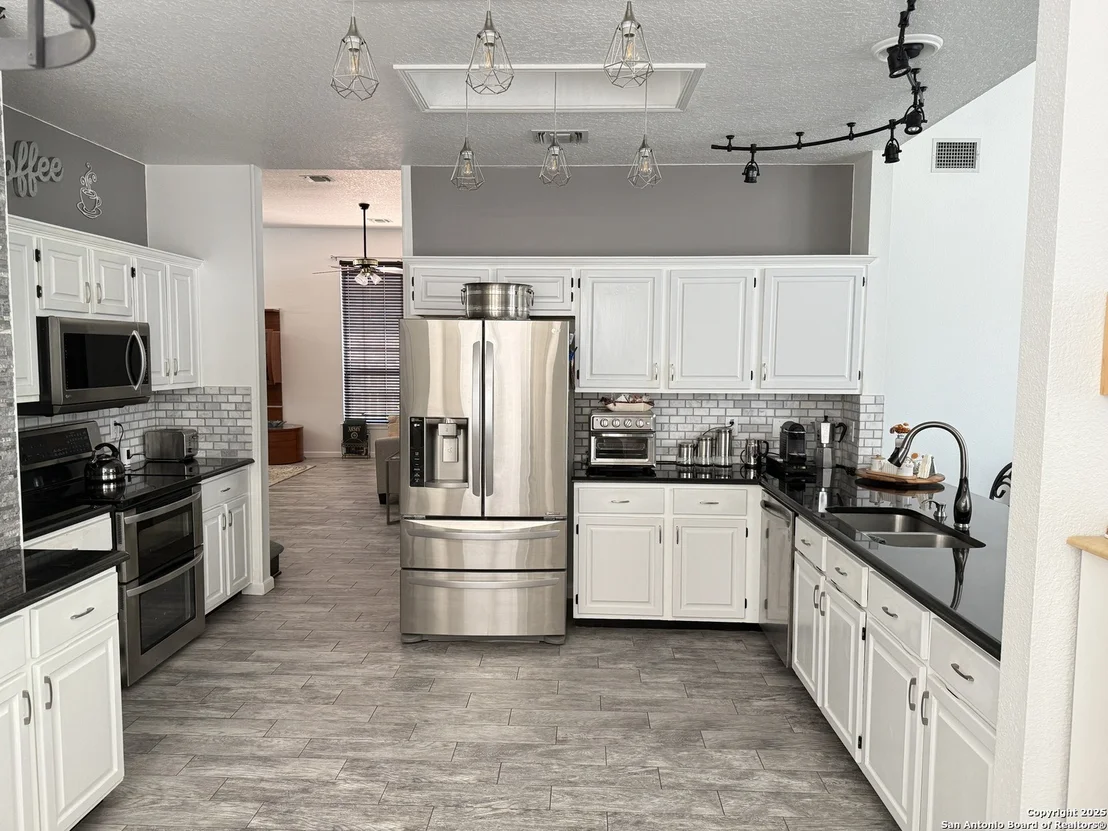 Photo of 2710 Montebello