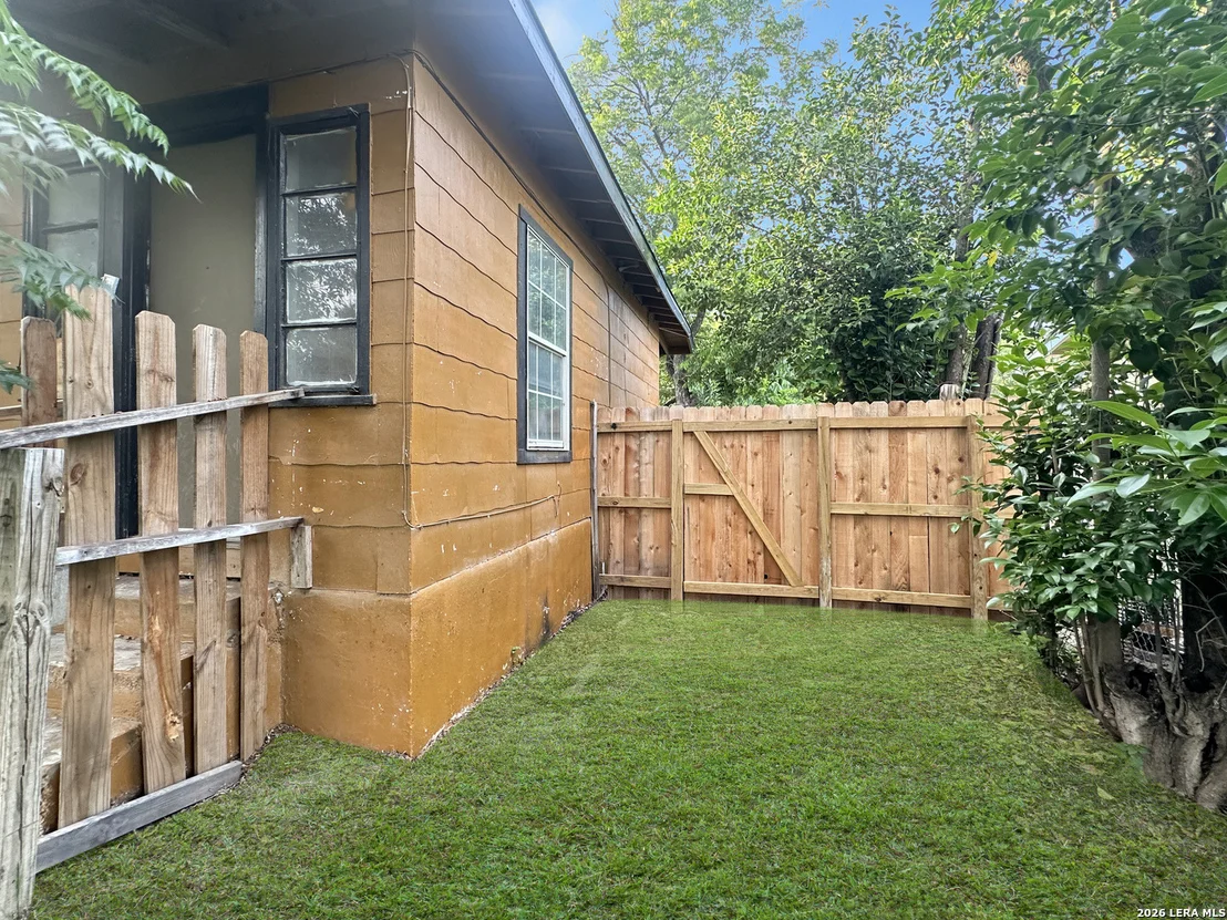 Photo of 146 GASKIN DR