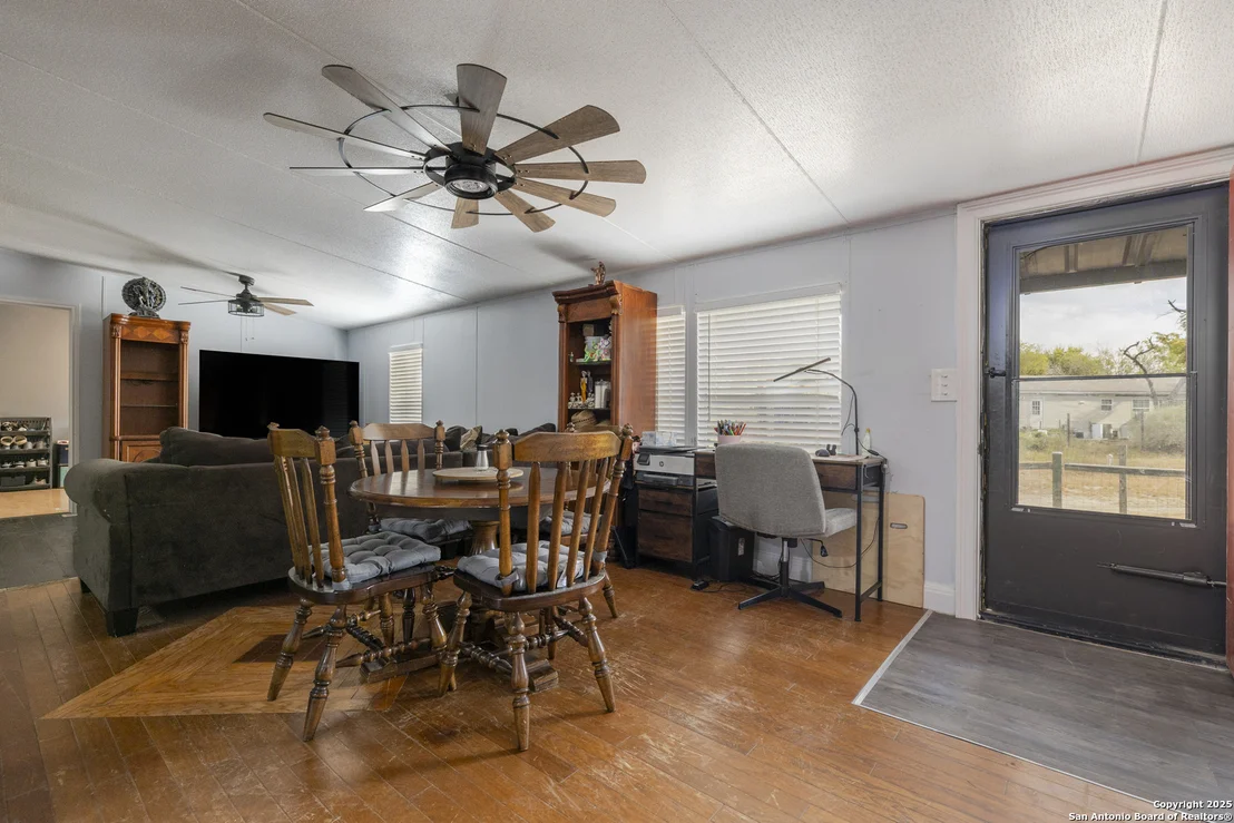 Photo of 323 County Road 6842