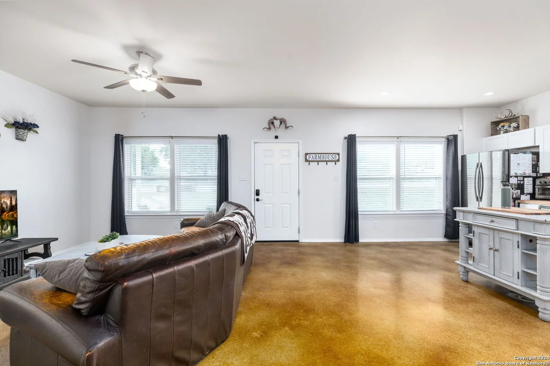 Photo of 381 CIMARRON