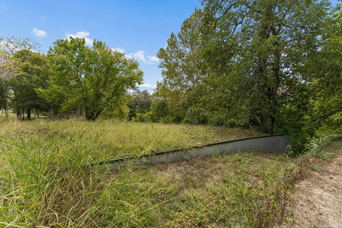 Photo of 8 RIVER OAK DR