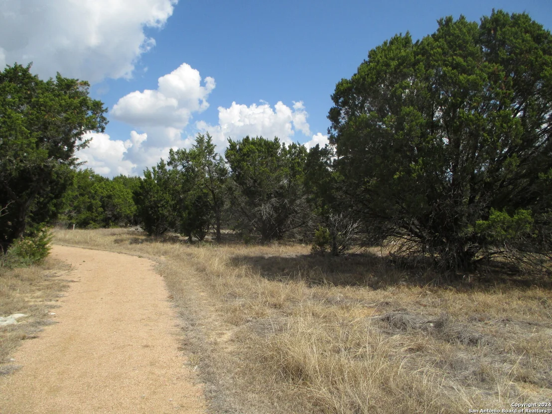 Photo of LOT 18 LEDGESTONE PL