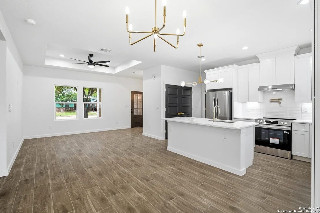 Photo of 15129 Norvell