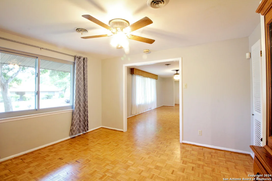 Photo of 718 WINDROCK DR