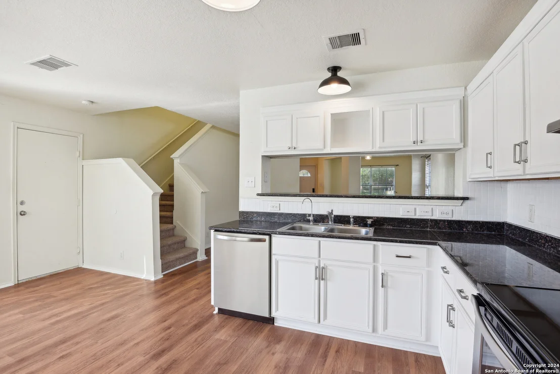 Photo of 684 CHEROKEE BLVD