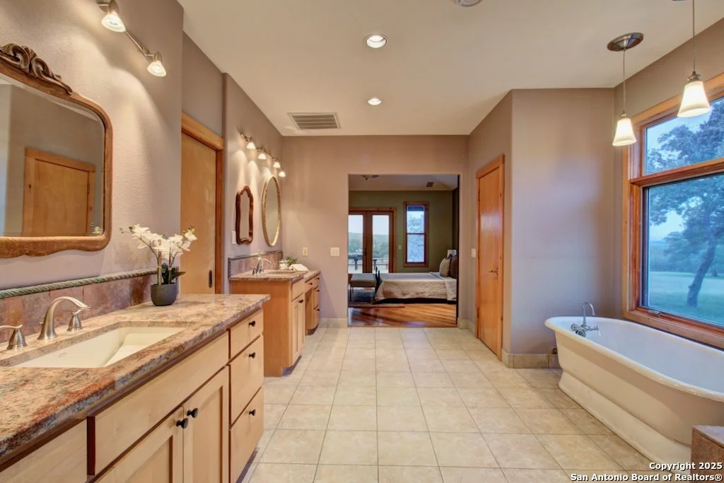Photo of 555 CROOKED OAK DR