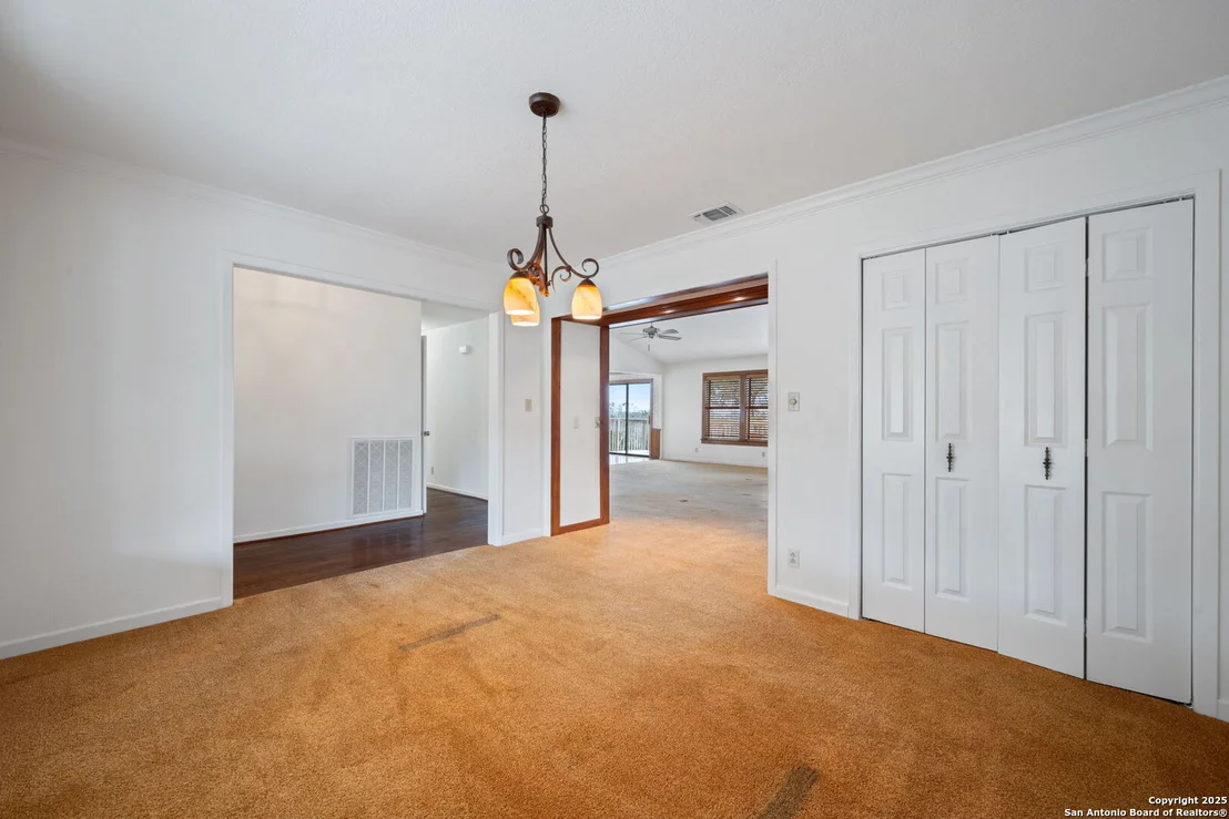Photo of 404 Lake Side Circle
