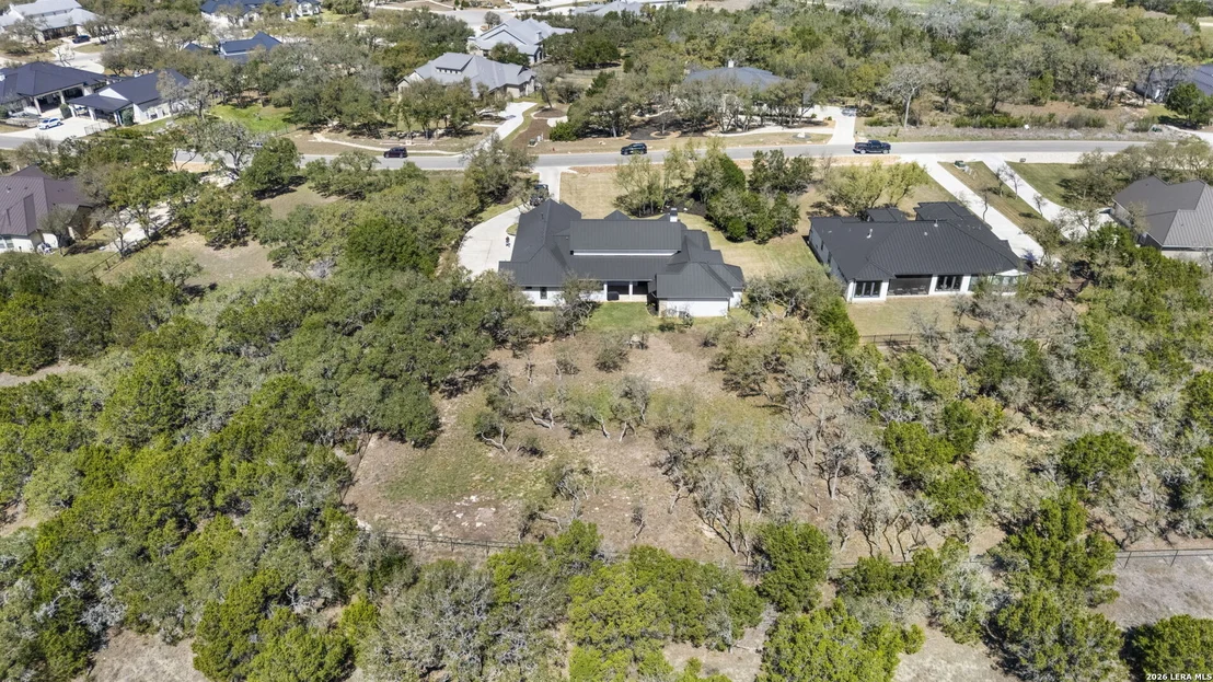 Photo of 979 Belle Oaks