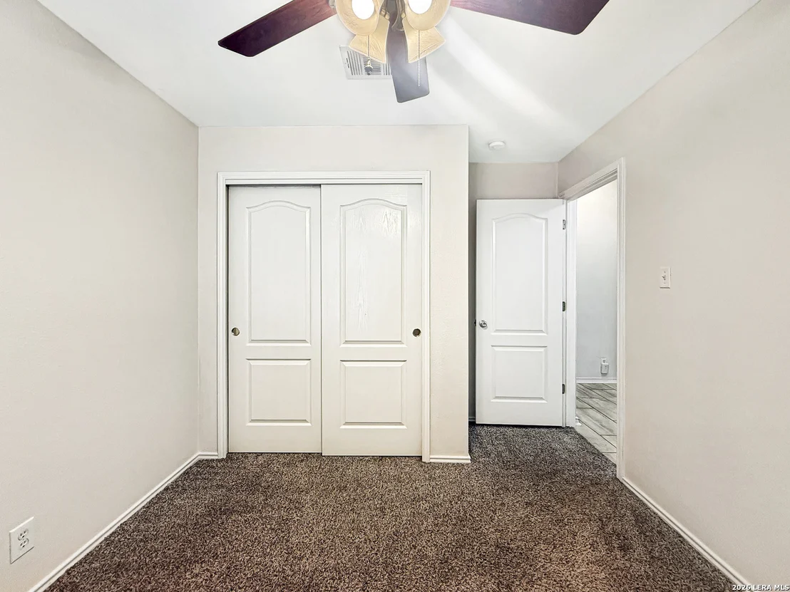 Photo of 15911 Manes Grove