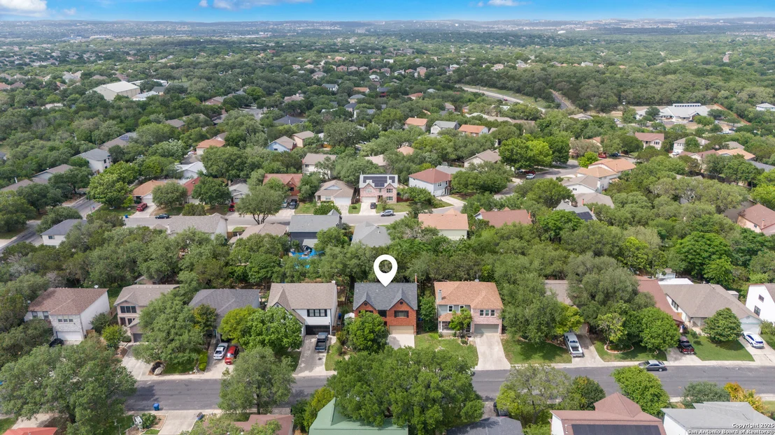 Photo of 7705 Wood Bluff