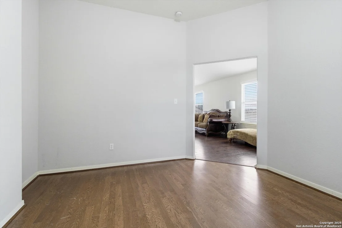 Photo of 8242 Pioneer Oak