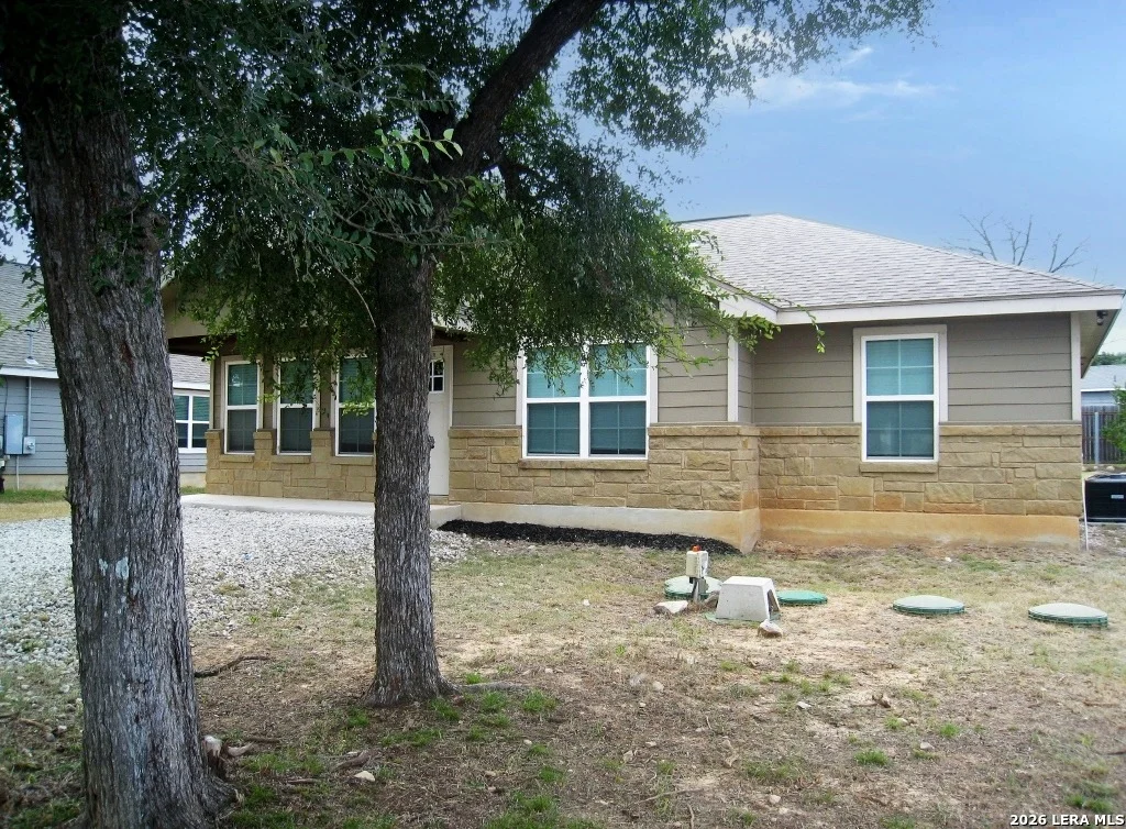 Photo of 1229 BOB WHITE DR