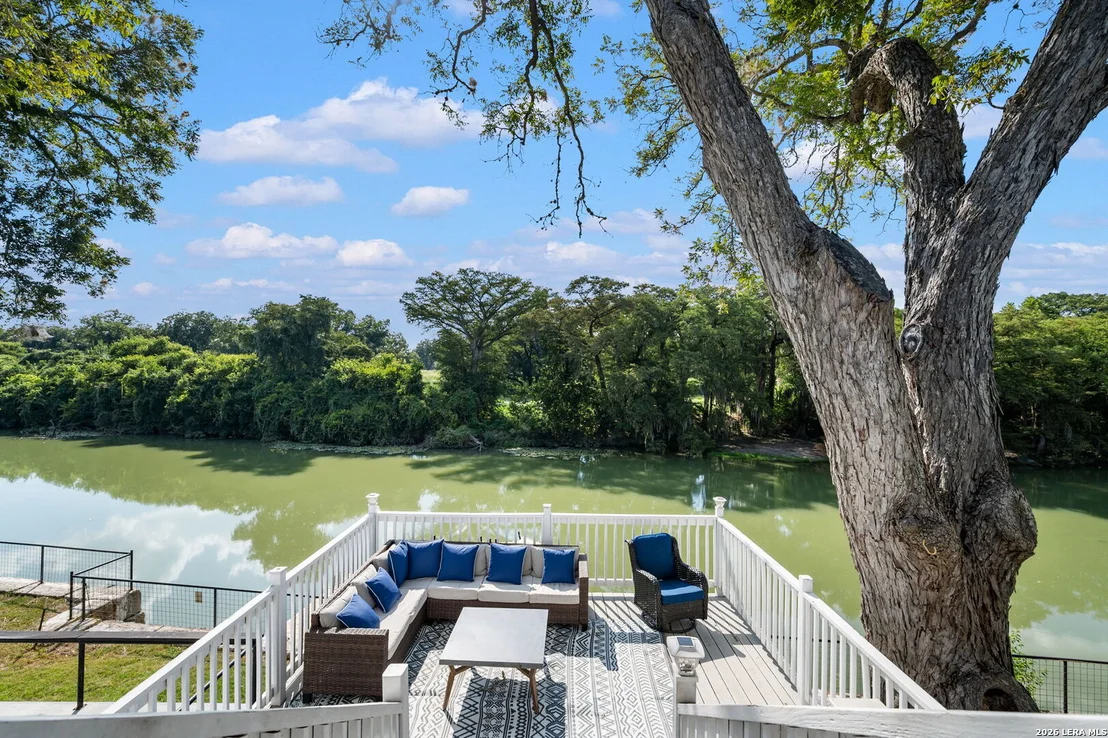 Photo of 34 river oak
