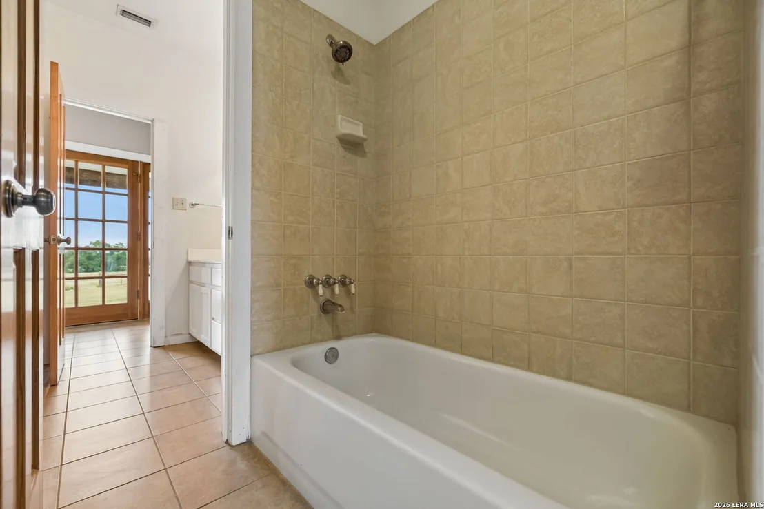 Photo of 48 Holiday Rd