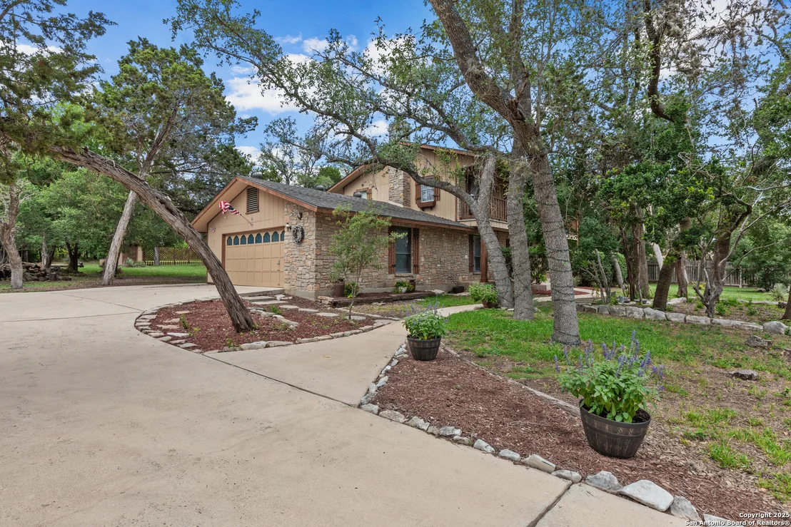 Photo of 11301 BEVERLY HILLS DR