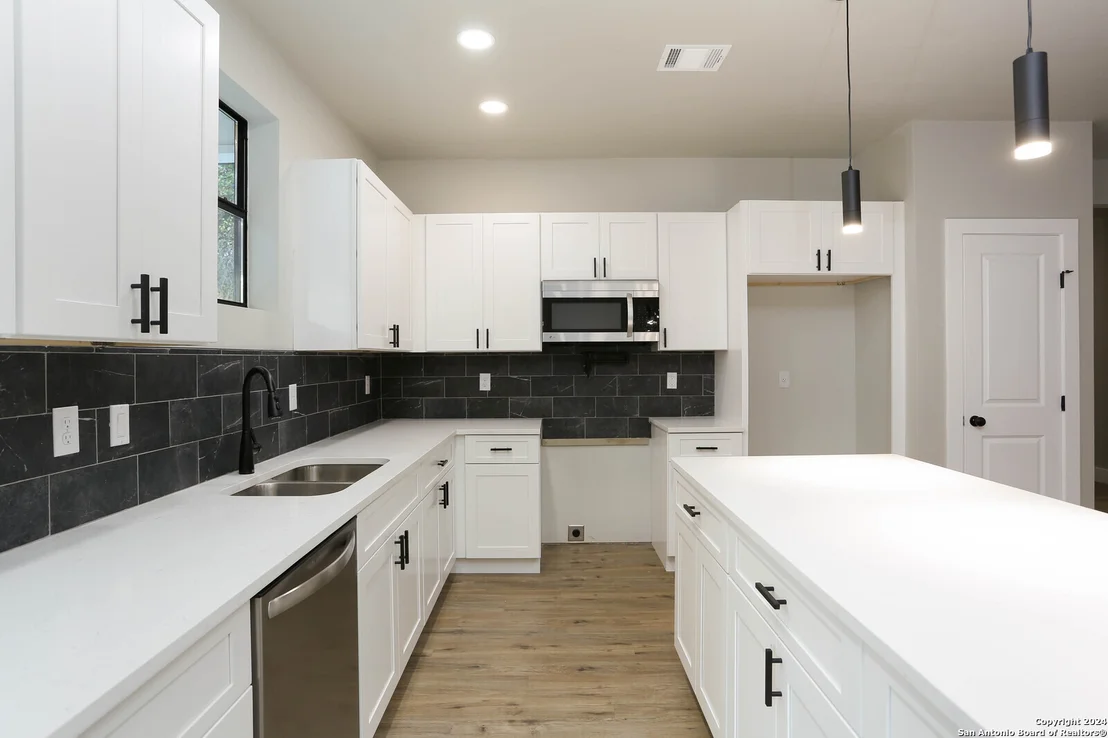 Photo of 312 SOLLOCK DR
