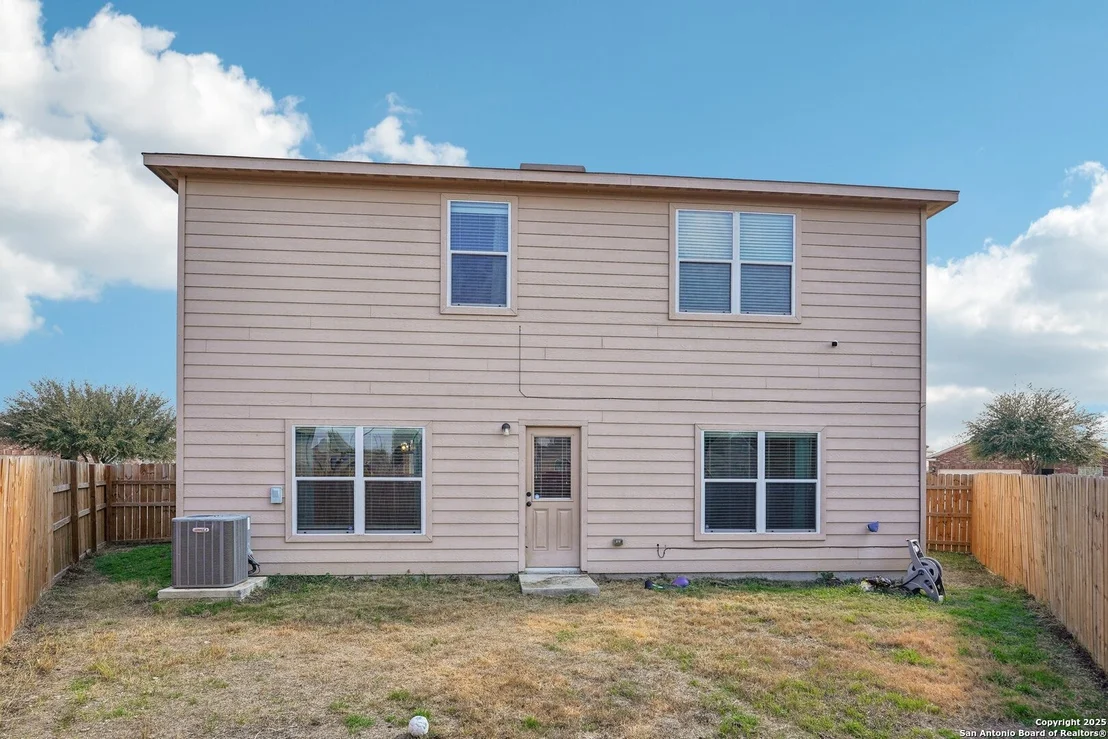 Photo of 6714 LUCKEY TREE